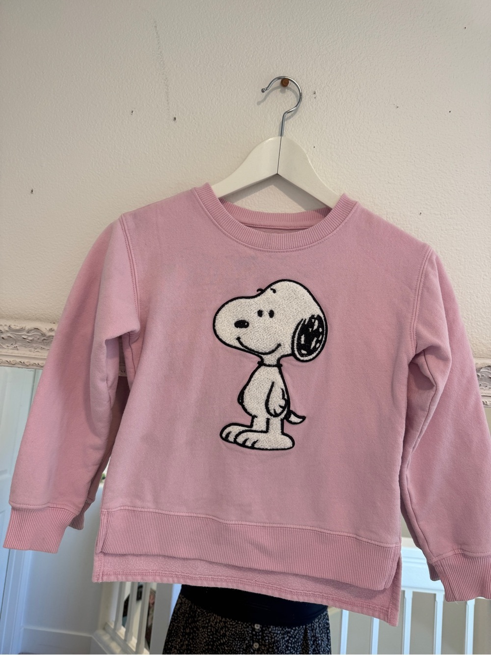 Peanuts Snoopy Pink Crewneck Sweatshirt Pullover - Picture 1 of 5
